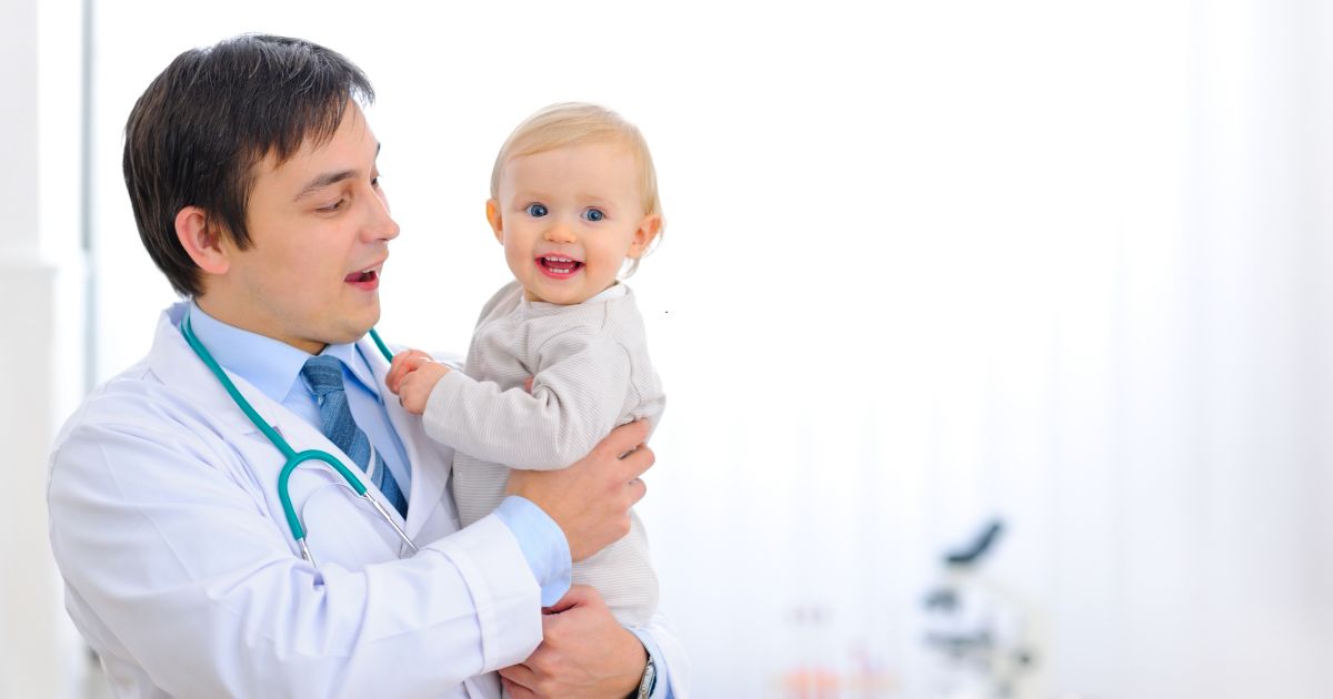 70+ اقتراحات أسماء عيادات أطفال جميلة ومميزة تجذب الآباء والأمهات